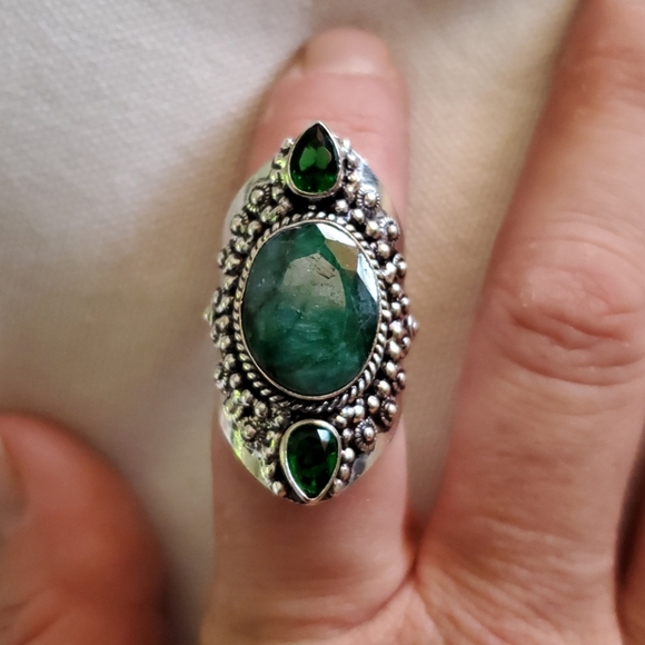 New Emerald and Peridot 925 Silver Statement Ring. - Picture 14 of 16